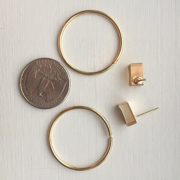 ⚜️[𝟯/$𝟭𝟯]⚜️Gold Simple Round Earrings New - Picture 7 of 9